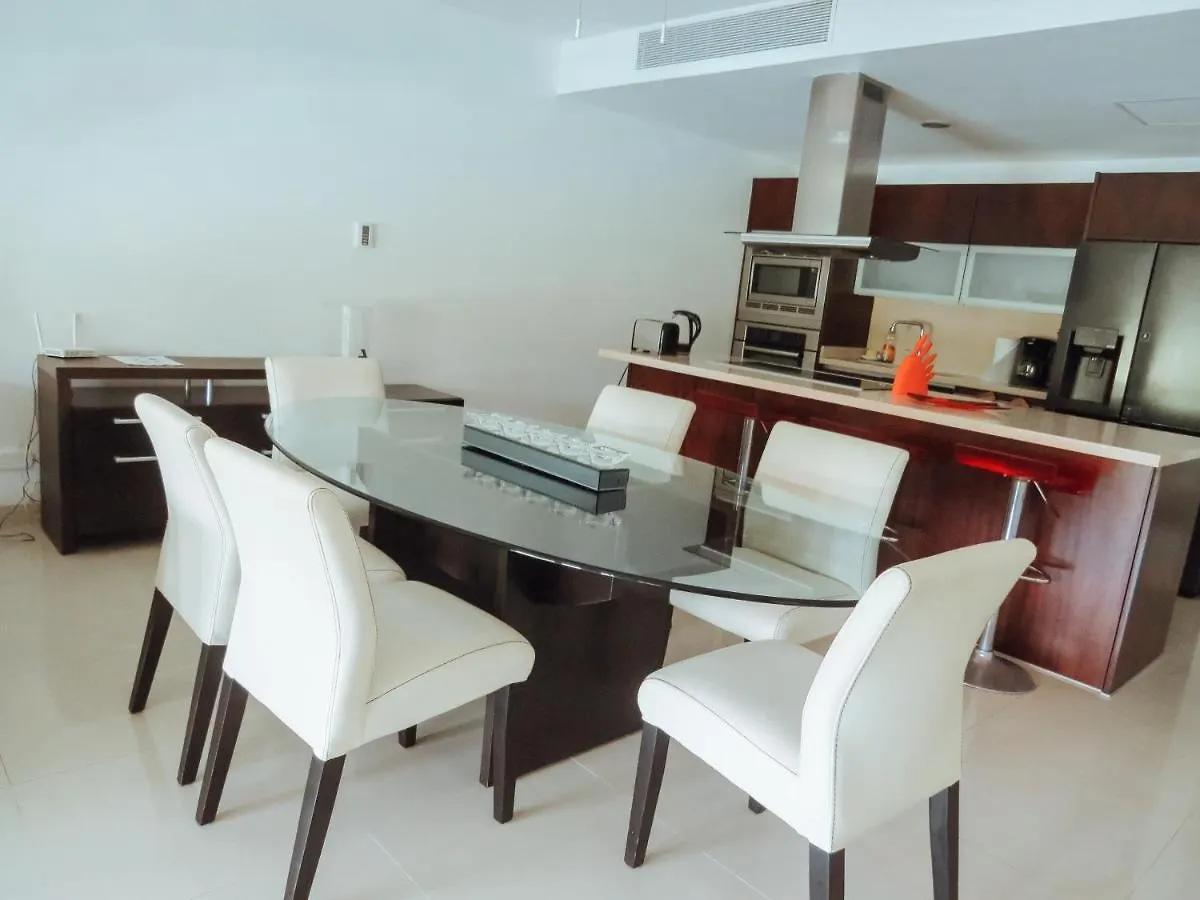 Impecable Y Lujoso Departamento Frente Al Mar En Mareazul Del Club De Golf Corasol Apartment Playa del Carmen
