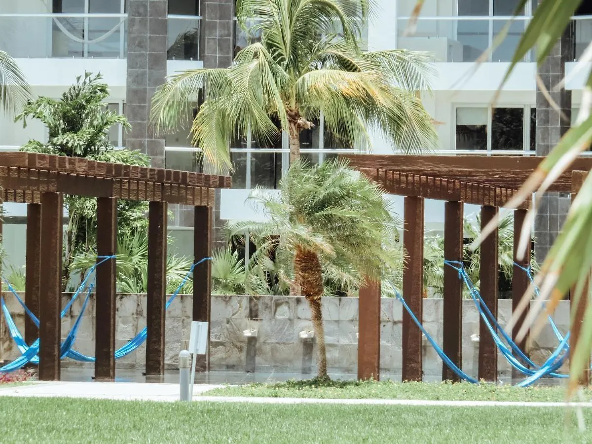Impecable Y Lujoso Departamento Frente Al Mar En Mareazul Del Club De Golf Corasol Apartment Playa del Carmen