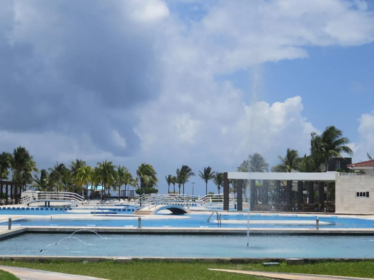 Impecable Y Lujoso Departamento Frente Al Mar En Mareazul Del Club De Golf Corasol Apartment Playa del Carmen